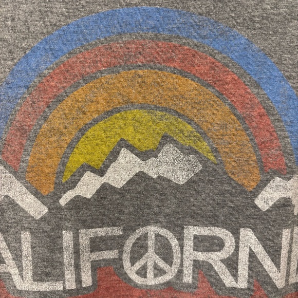 Local Pride Todd Snyder California Gray Graphic Tee Rainbow Peace Sign size M - Picture 4 of 11